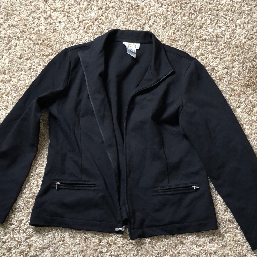 Black zipper blazer jacket.